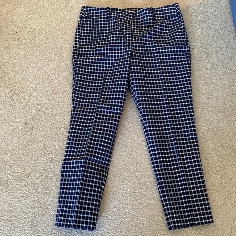 LOFT Outlet Navy Blue and White Modern Skinny Ankle Pants NWOT